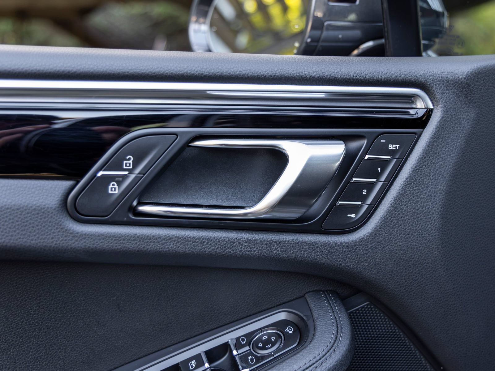 Certified 2026 Porsche Macan AWD/4WD image 26