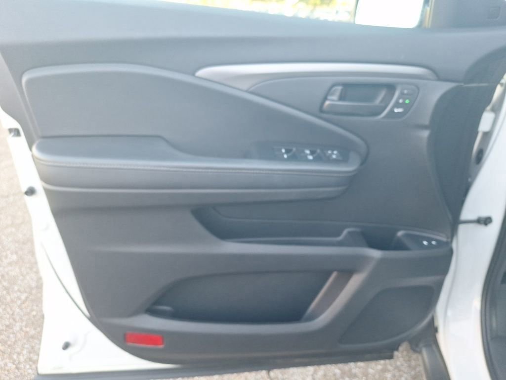 Used 2023 Honda Passport EX-L image 43
