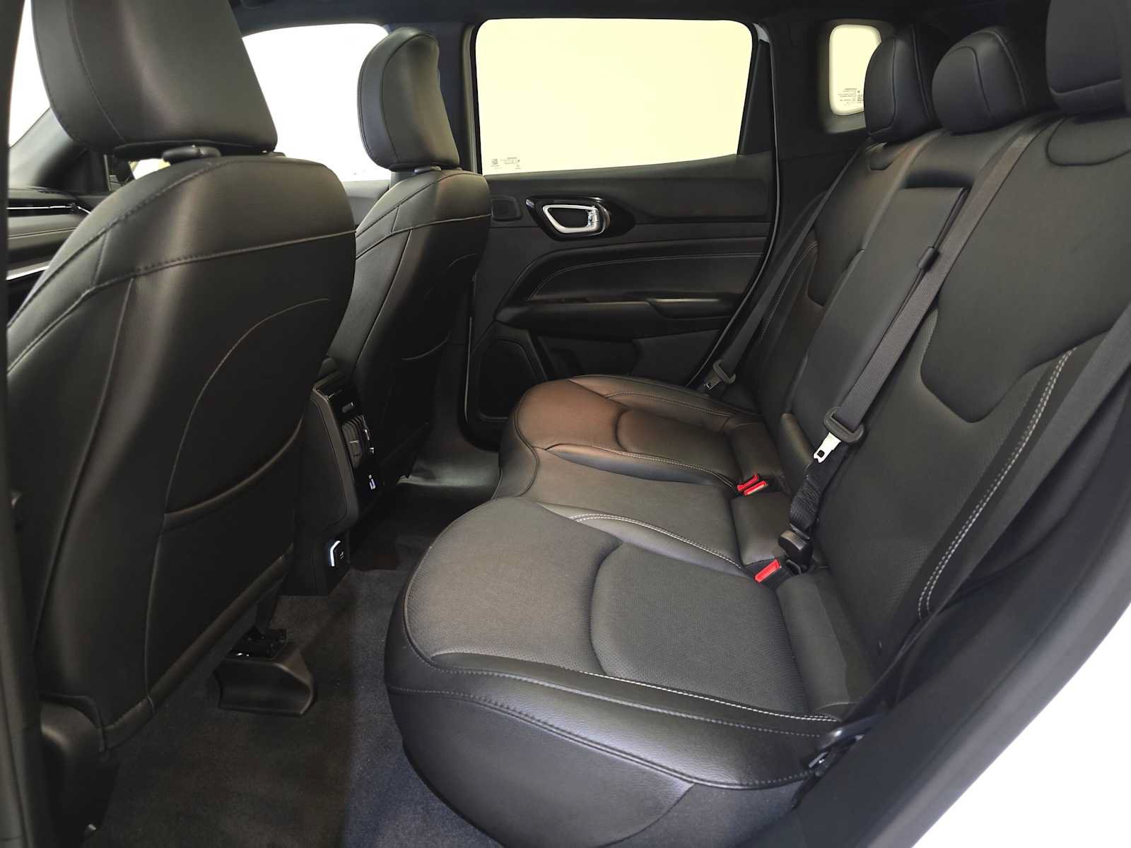 Used 2024 Jeep Compass Limited w/ Driver Assist Group I AWD/4WD image 23