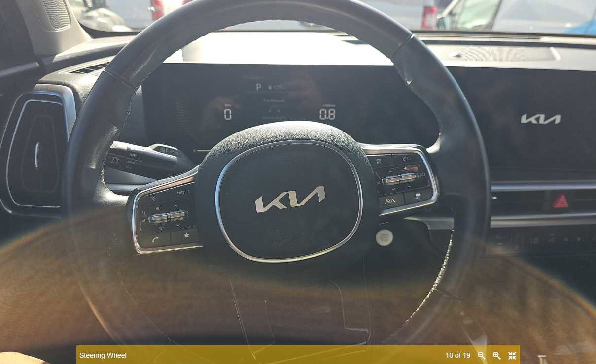 Used 2024 Kia Sorento S image 12