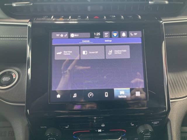 Used 2023 Jeep Grand Cherokee L Laredo image 22