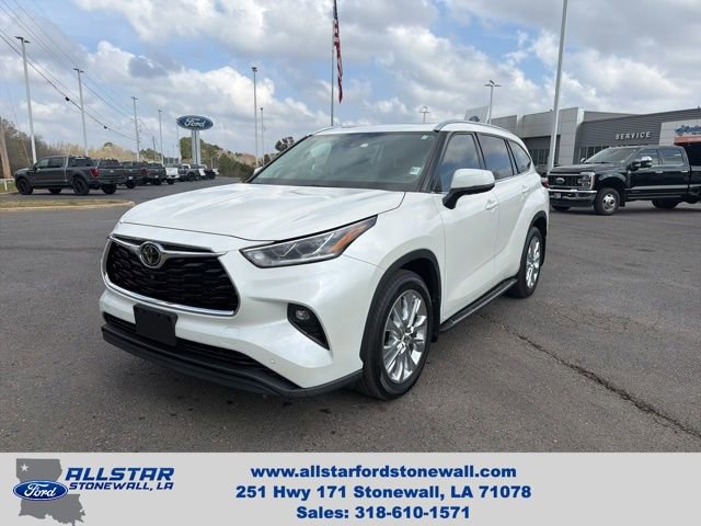 Used 2021 Toyota Highlander Limited FWD image 1