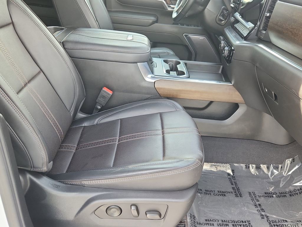 Used 2024 Chevrolet Silverado 2500 High Country w/ Technology Package image 16