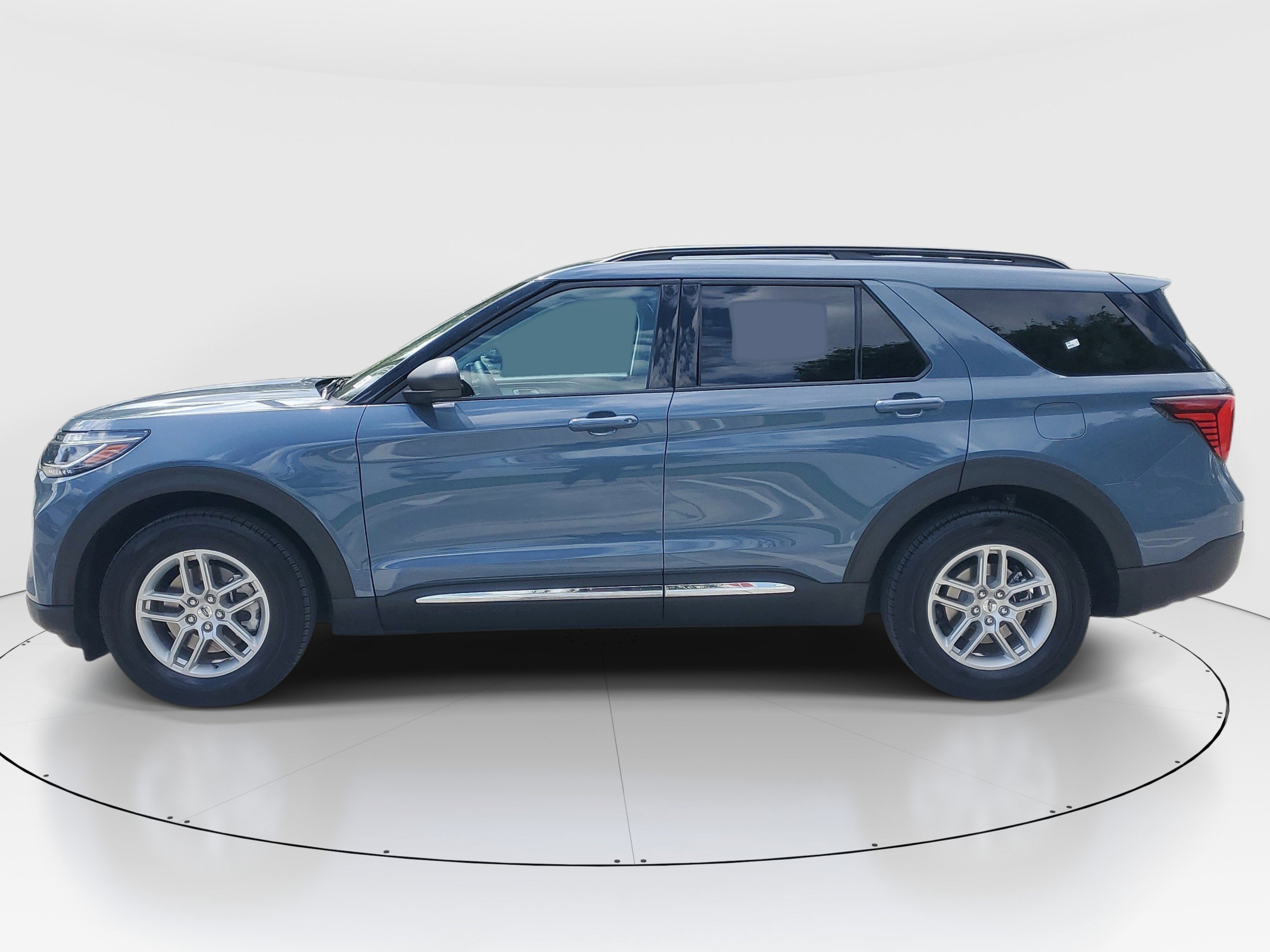 Used 2025 Ford Explorer Active RWD image 6