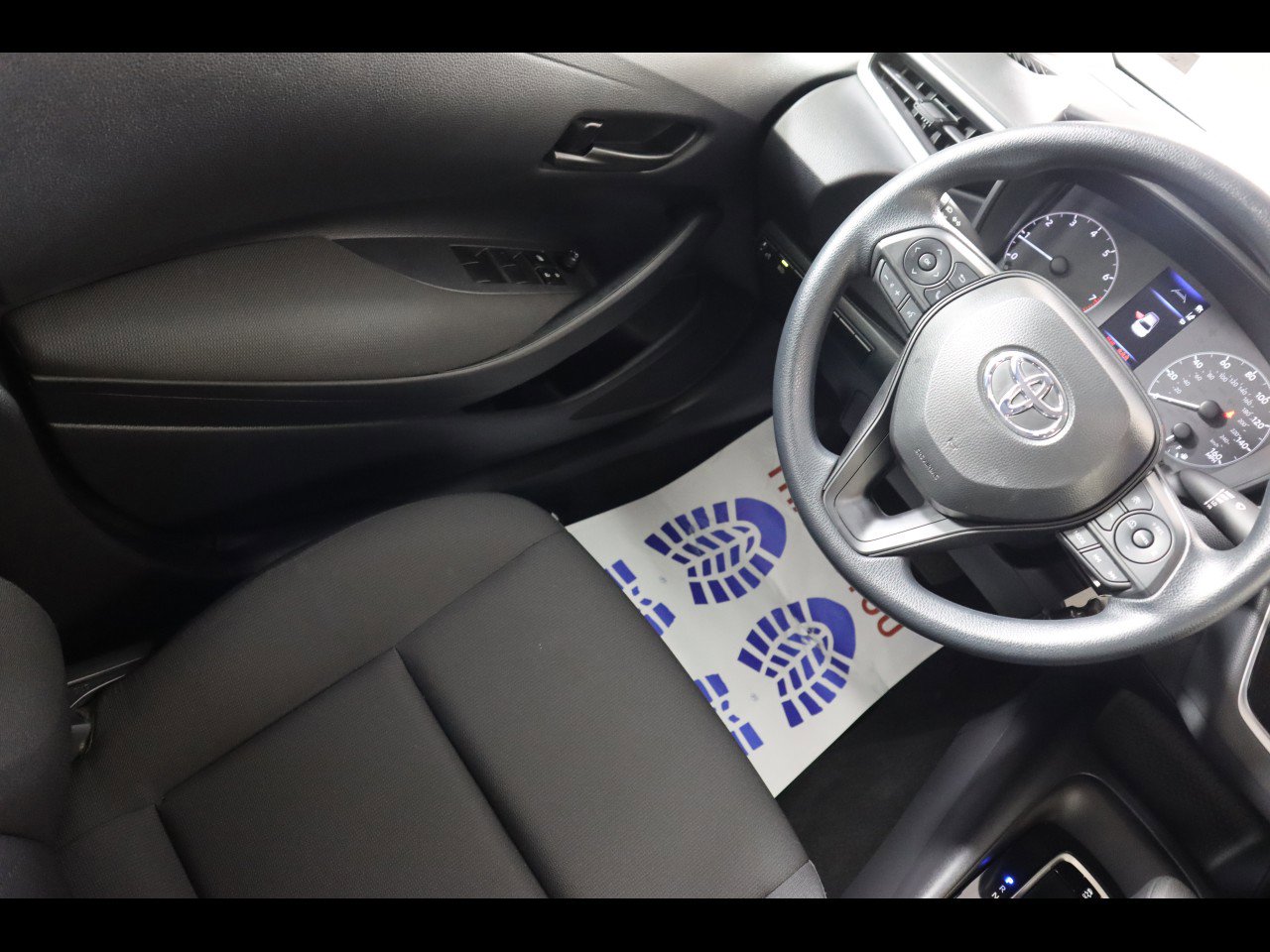 Used 2025 Toyota Corolla LE FWD image 19