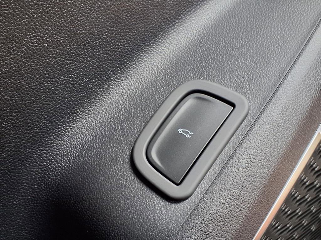 New 2026 Buick Enclave Sport Touring w/ Power Package image 13