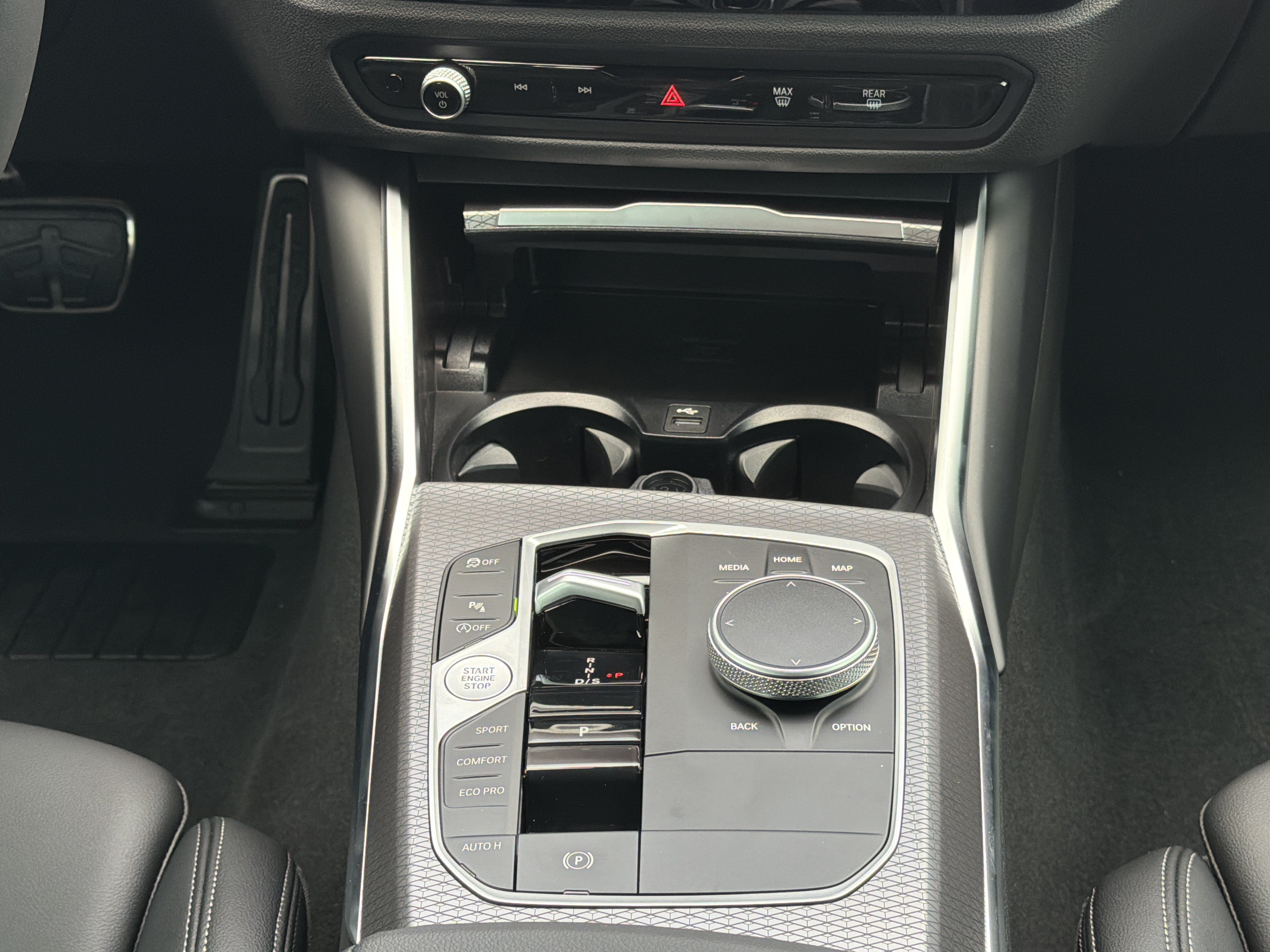 New 2026 BMW 330i Sedan w/ M Sport Package RWD image 6