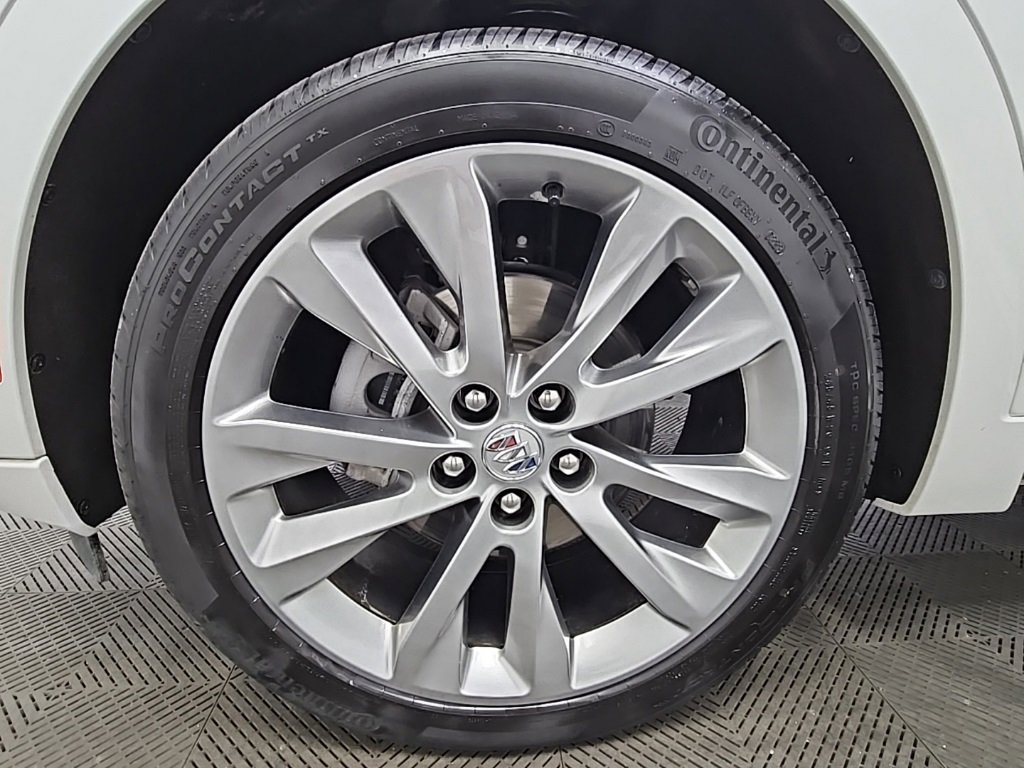 Used 2023 Buick Envision Avenir image 48