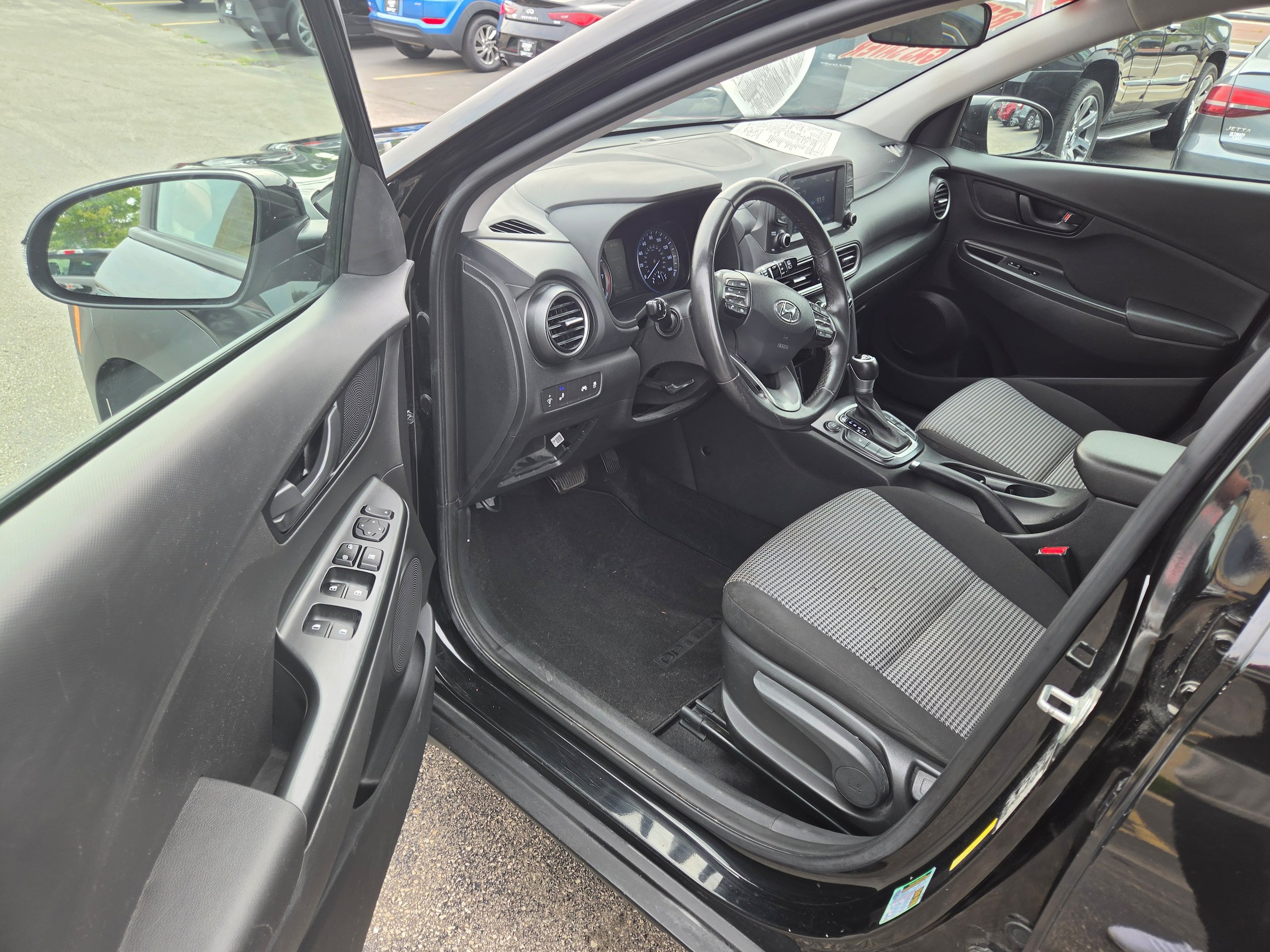 Used 2021 Hyundai Kona SEL w/ Cargo Package FWD image 5