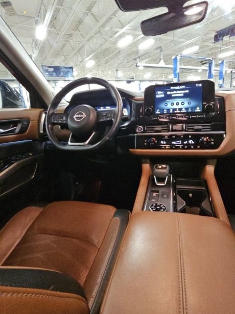 Used 2023 Nissan Pathfinder Platinum w/ Cargo Package AWD/4WD image 29