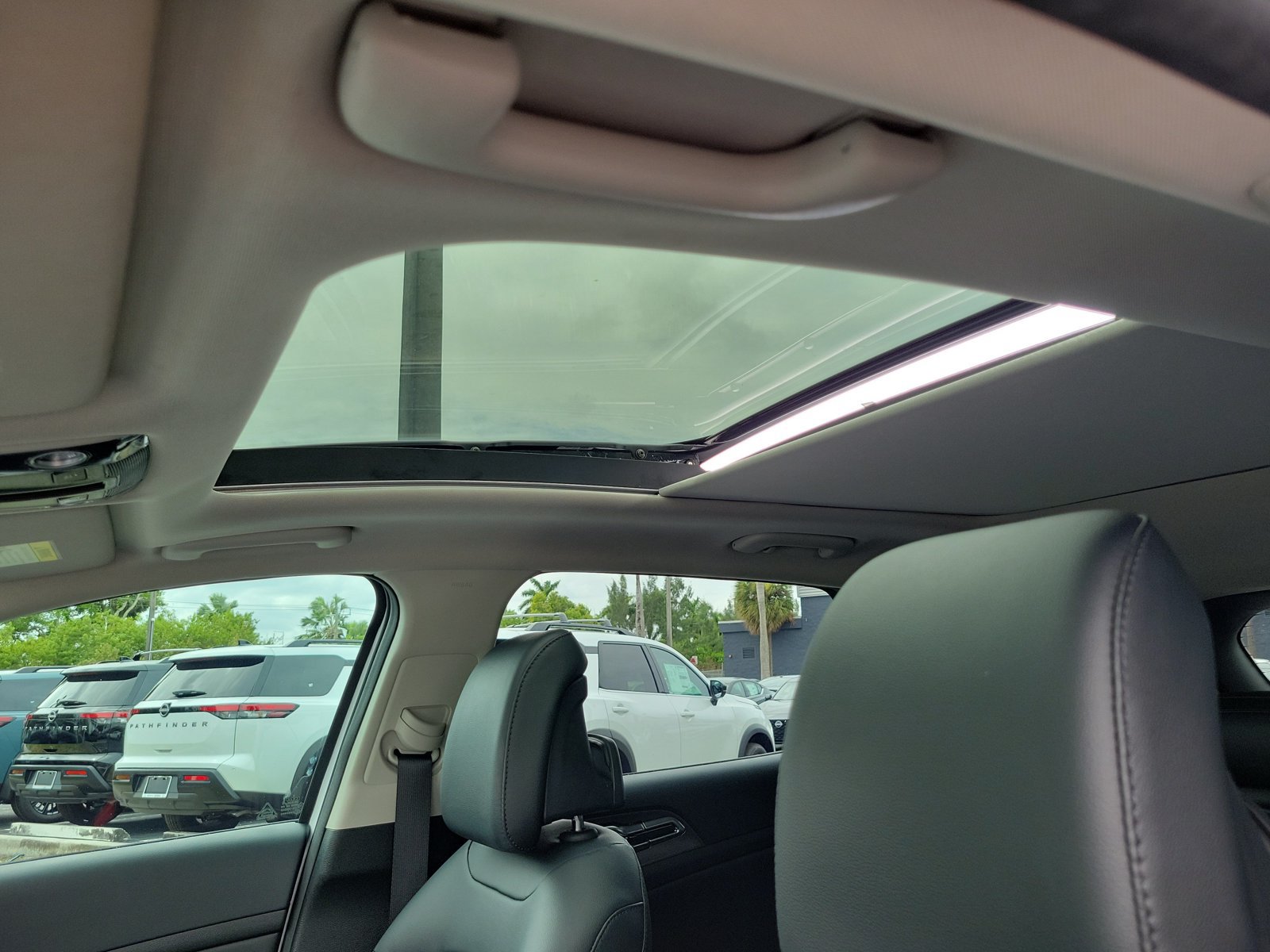 Used 2023 Kia Sportage SX FWD image 19