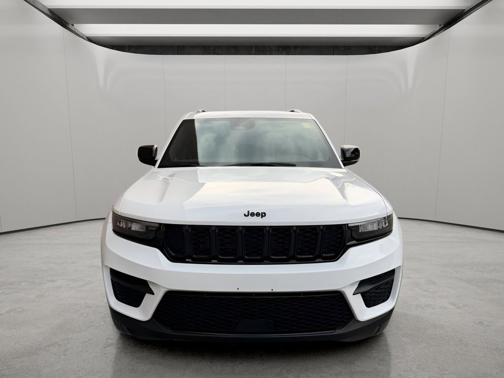 Used 2024 Jeep Grand Cherokee Altitude image 8