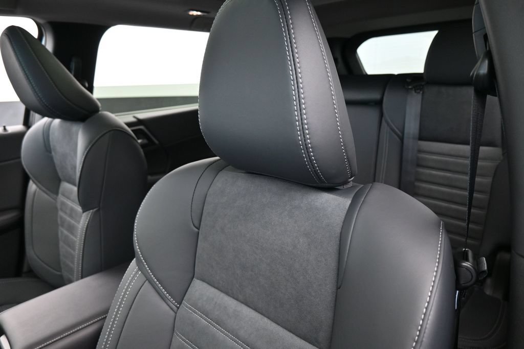 New 2026 Mitsubishi Outlander SE FWD image 18
