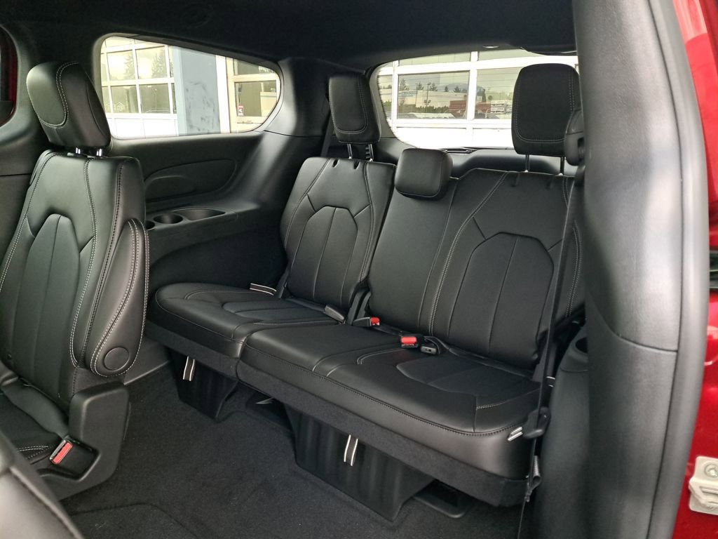 New 2026 Chrysler Pacifica Select w/ S Appearance Package FWD image 14