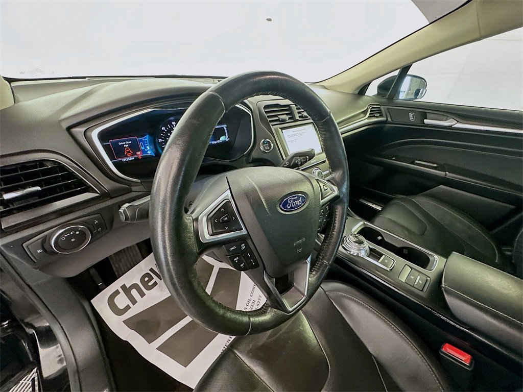 Used 2019 Ford Fusion Titanium image 9