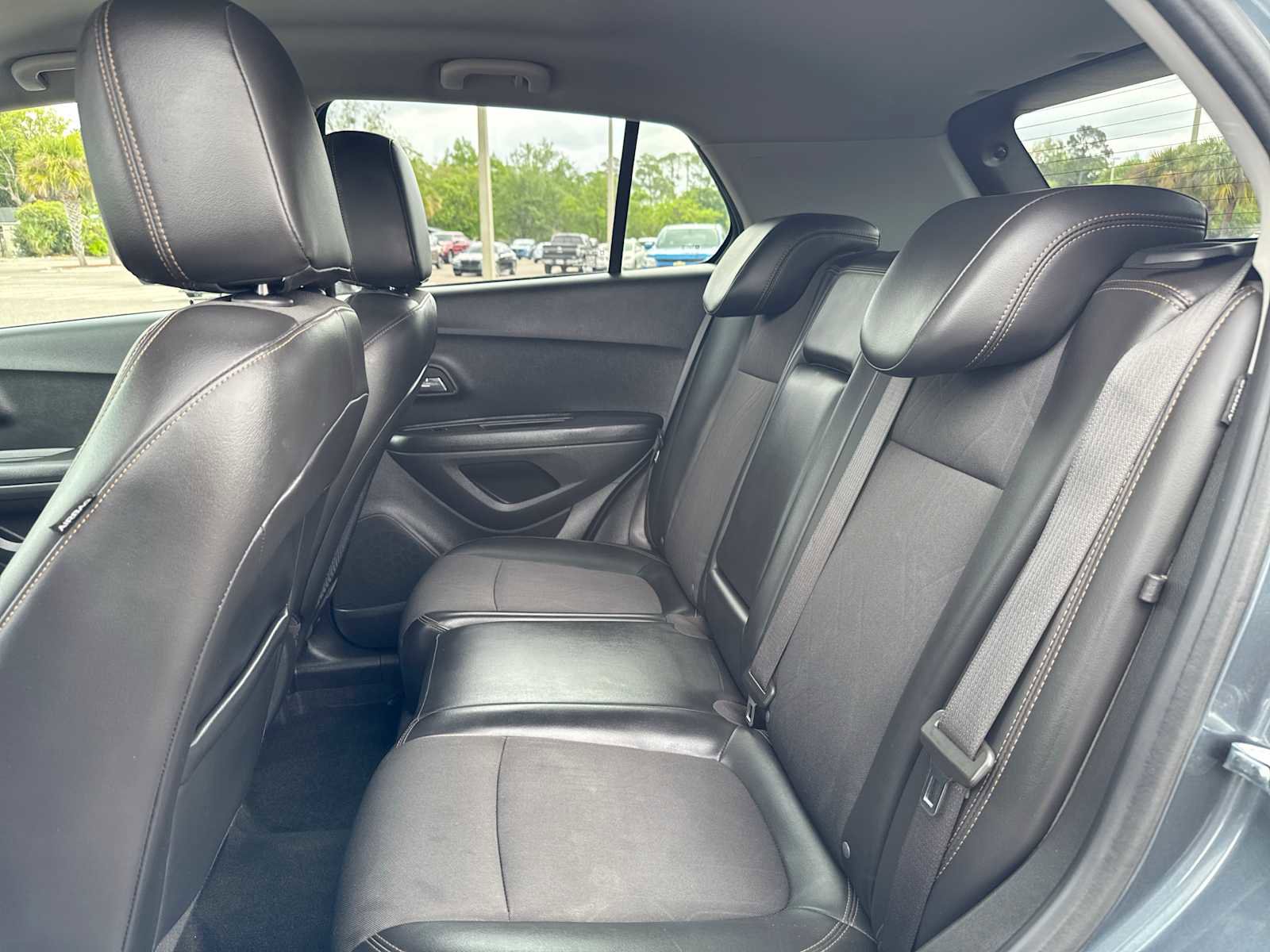 Used 2021 Chevrolet Trax LT AWD/4WD image 24