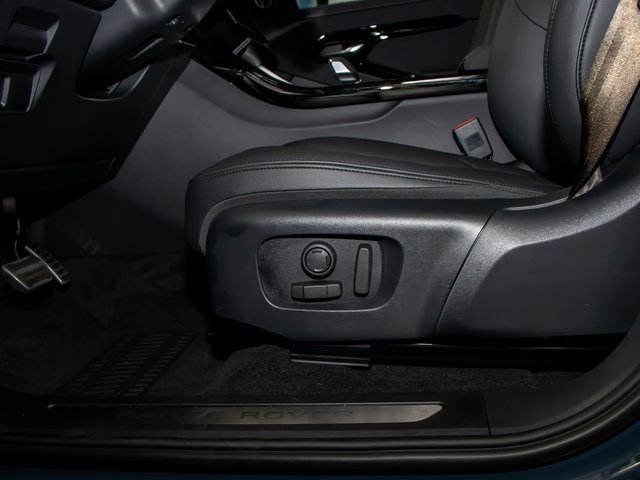 Certified 2025 Land Rover Range Rover Evoque Dynamic SE image 15