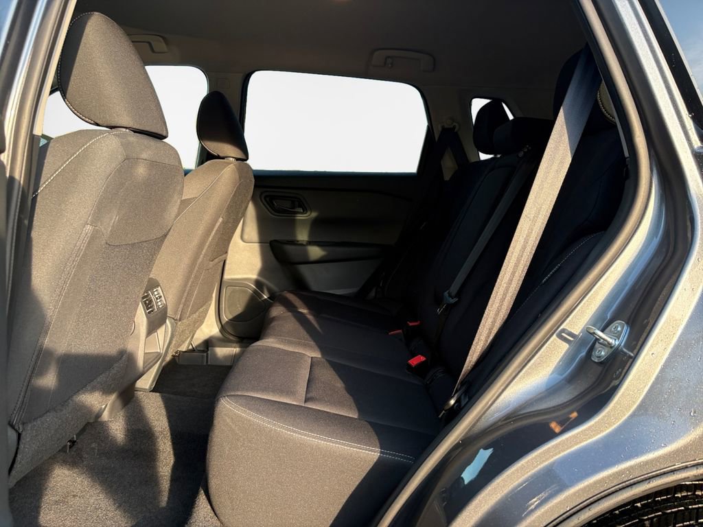 Used 2025 Nissan Rogue S image 22