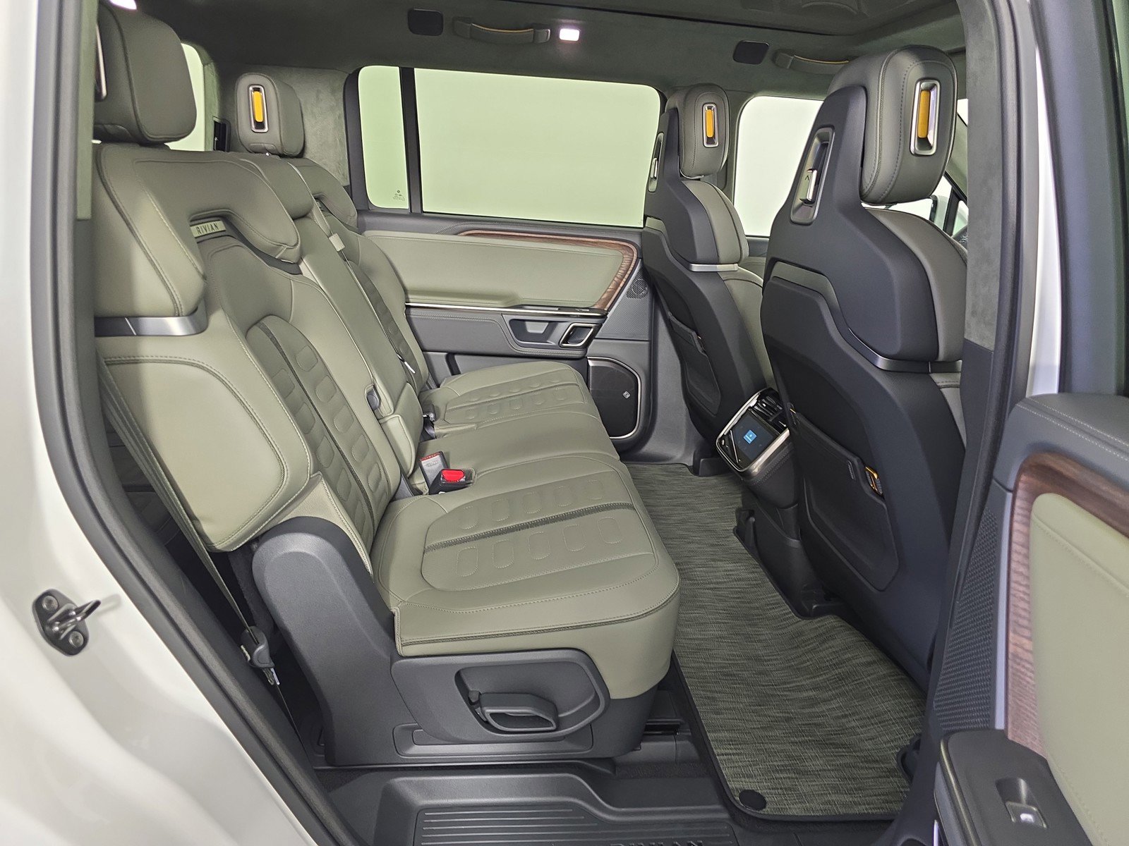 Used 2023 Rivian R1S Adventure AWD/4WD image 22