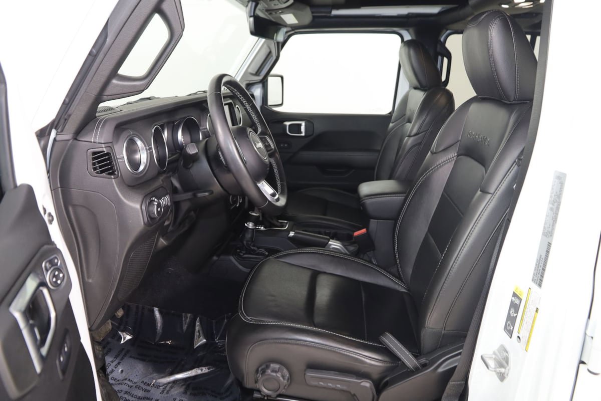 Used 2022 Jeep Wrangler Unlimited Sahara w/ Cold Weather Group image 12