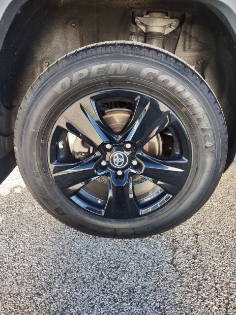 Used 2019 Toyota RAV4 LE image 25