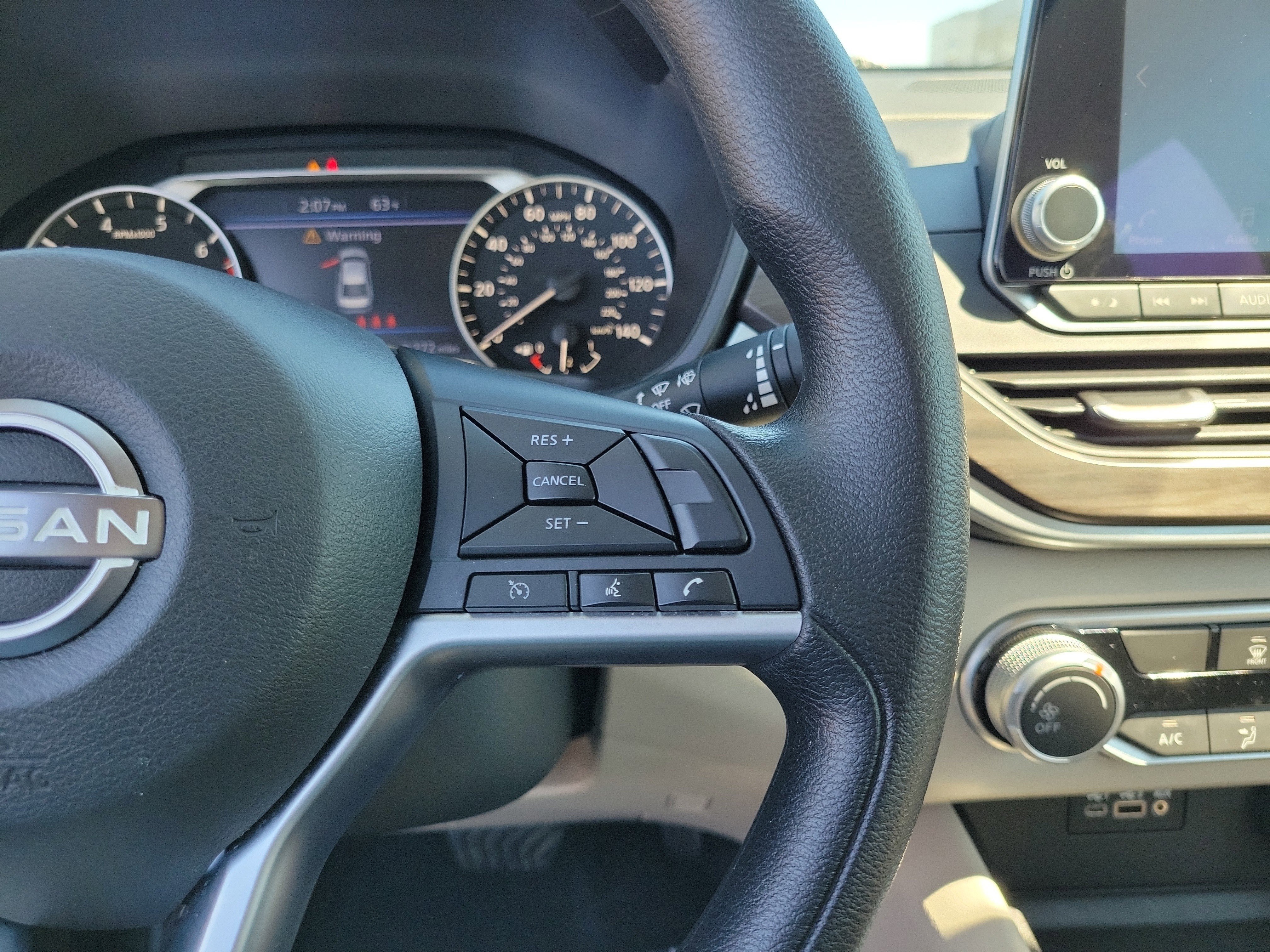 Used 2025 Nissan Altima 2.5 SV FWD image 23