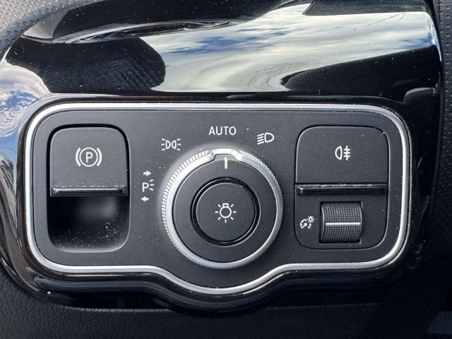 Used 2025 Mercedes-Benz CLA 250 4MATIC image 26