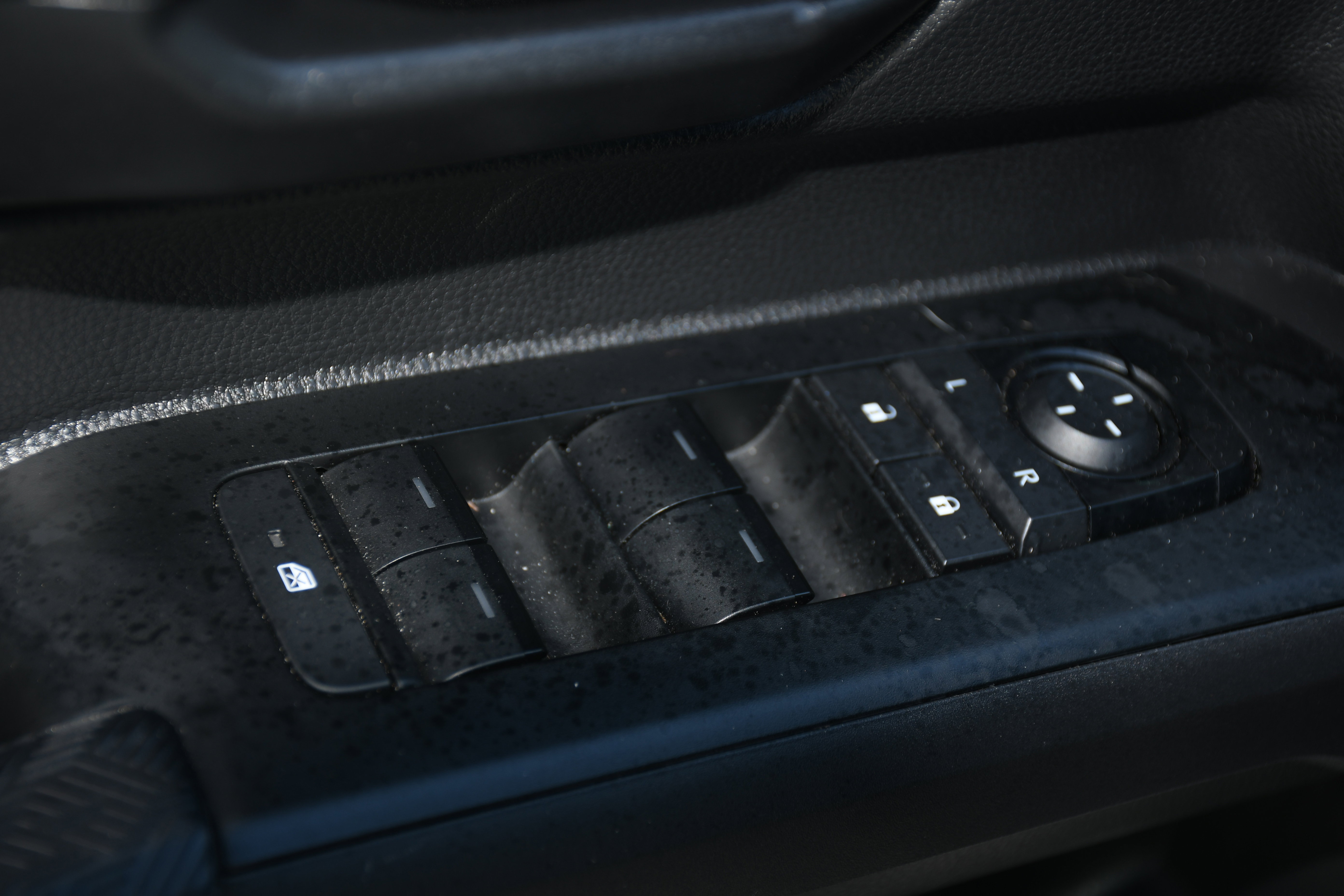 Used 2025 Toyota Tacoma SR5 image 10