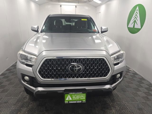 Used 2018 Toyota Tacoma TRD Off-Road w/ Technology Package AWD/4WD image 2