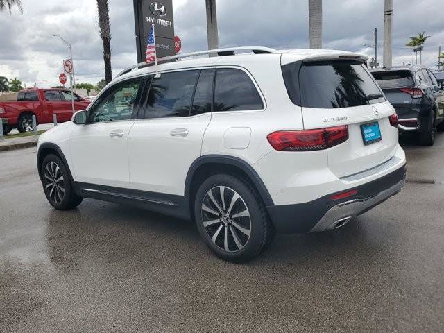 Used 2023 Mercedes-Benz GLB 250 w/ Premium Package image 7
