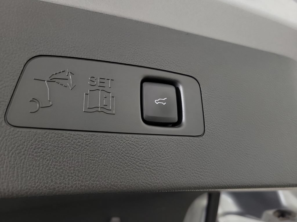 Certified 2023 Lincoln Corsair Reserve w/ Jet Appearance Package FWD image 7