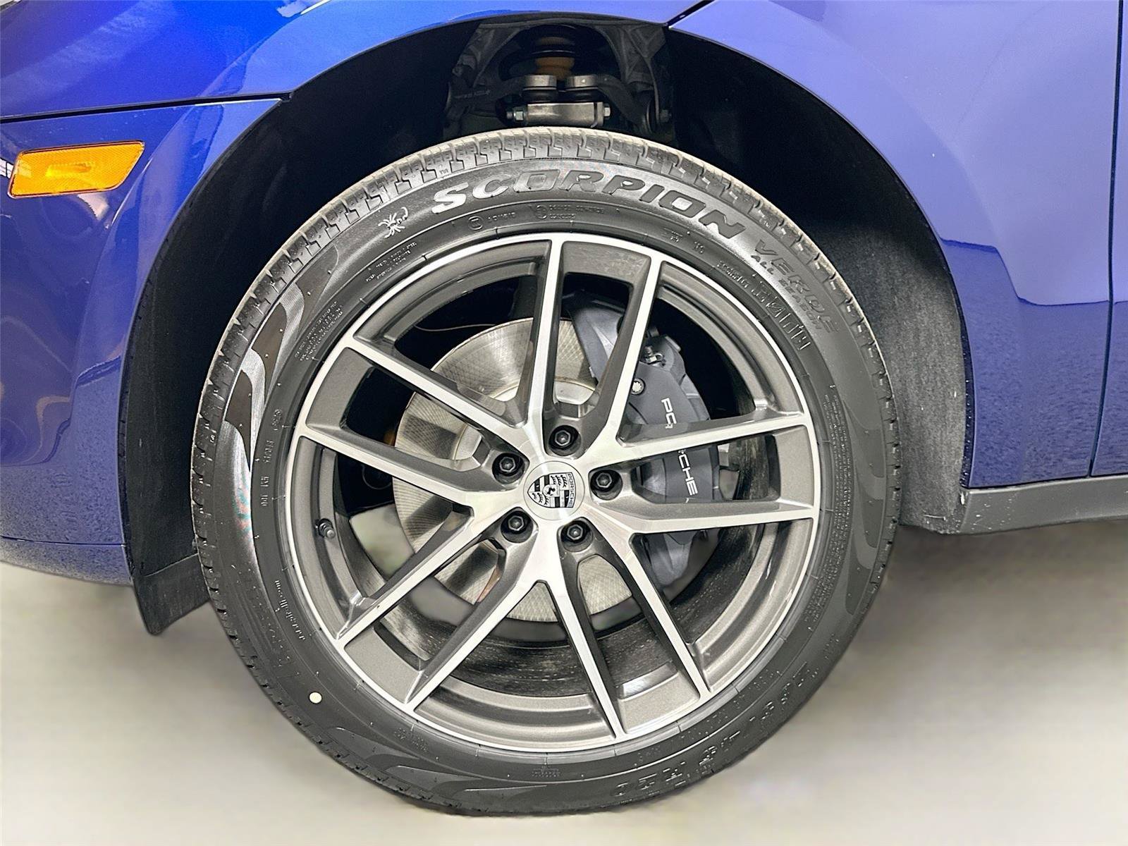 Certified 2026 Porsche Macan Turbo AWD/4WD image 11