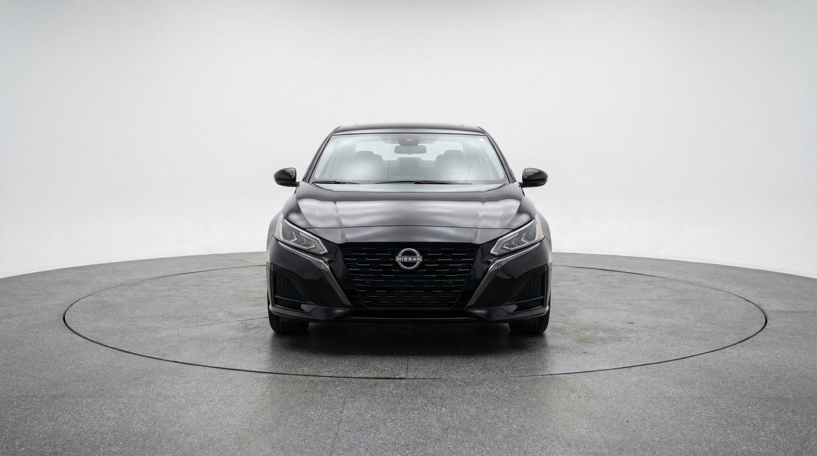 Used 2025 Nissan Altima 2.5 SV image 2