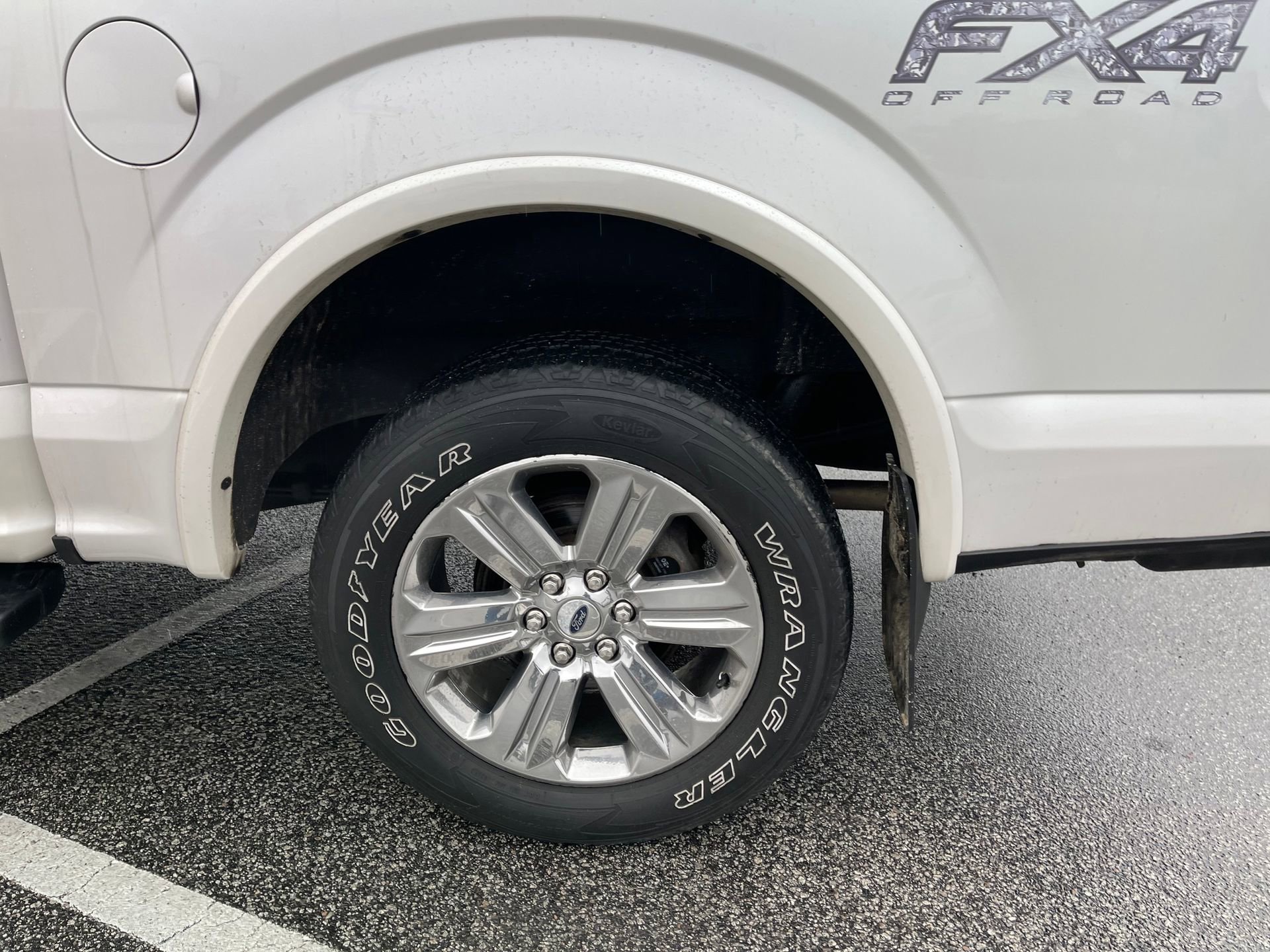 Used 2019 Ford F150 Lariat w/ Equipment Group 502A Luxury image 9