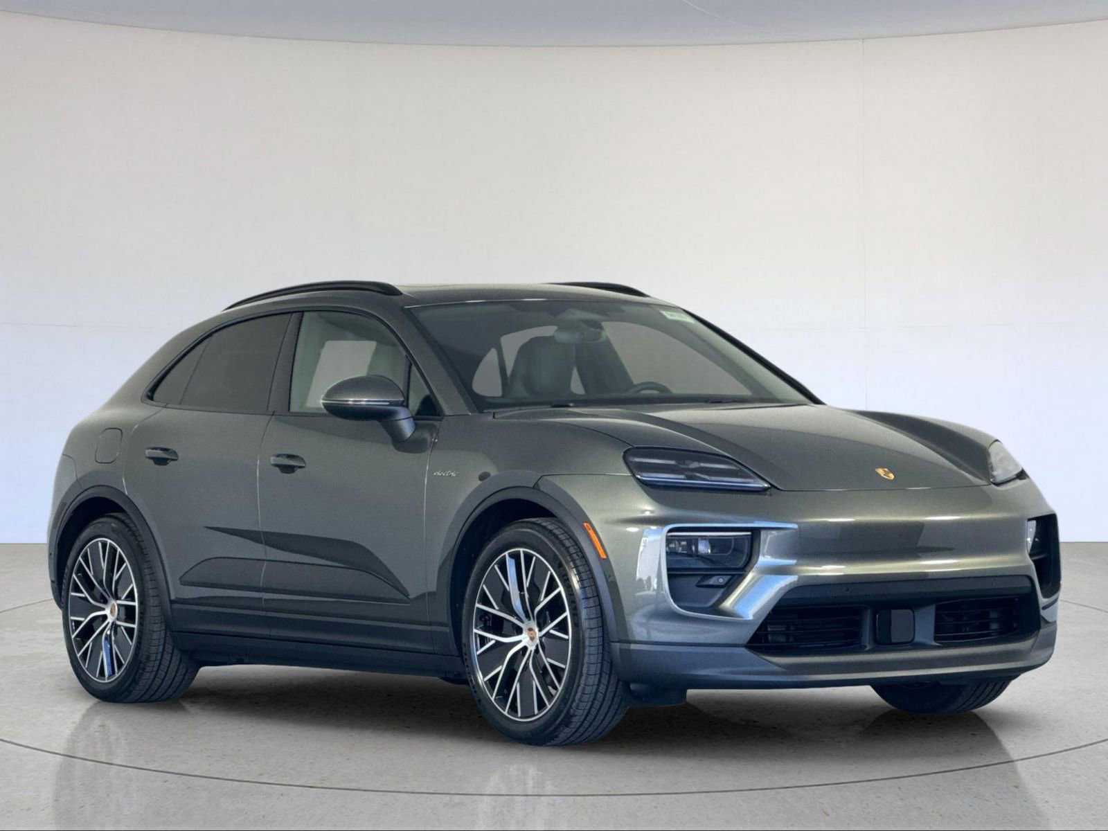 New 2025 Porsche Macan Electric image 10