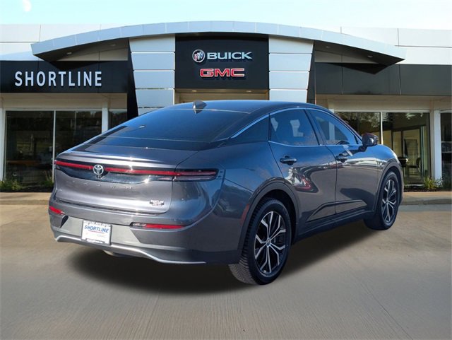 Used 2023 Toyota Crown XLE image 3