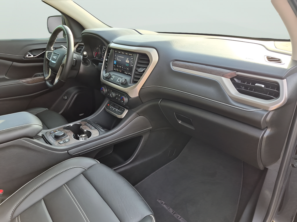 Used 2021 GMC Acadia Denali w/ Denali Technology Package FWD image 43