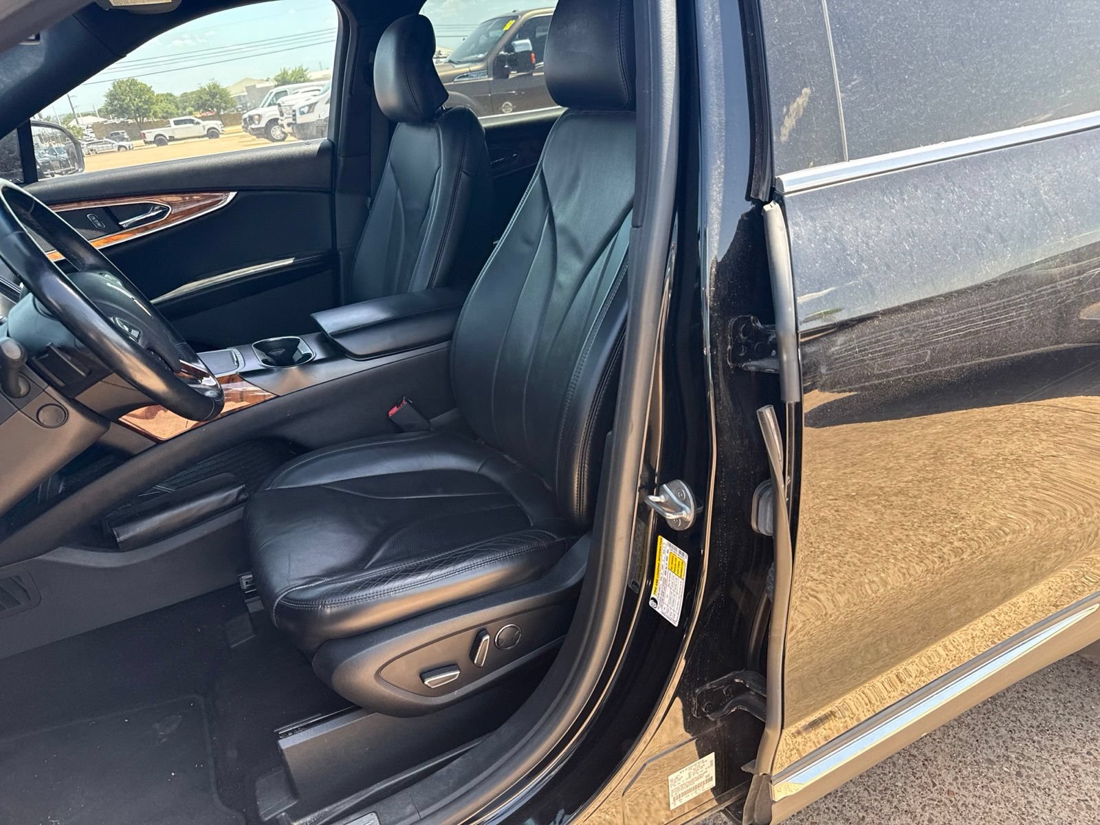 Used 2016 Lincoln MKX Reserve w/ Climate Package FWD image 6