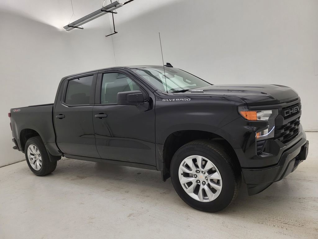 Used 2024 Chevrolet Silverado 1500 Custom image 1