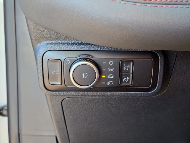 Used 2026 Ford Explorer Active w/ Active Comfort Package RWD image 26