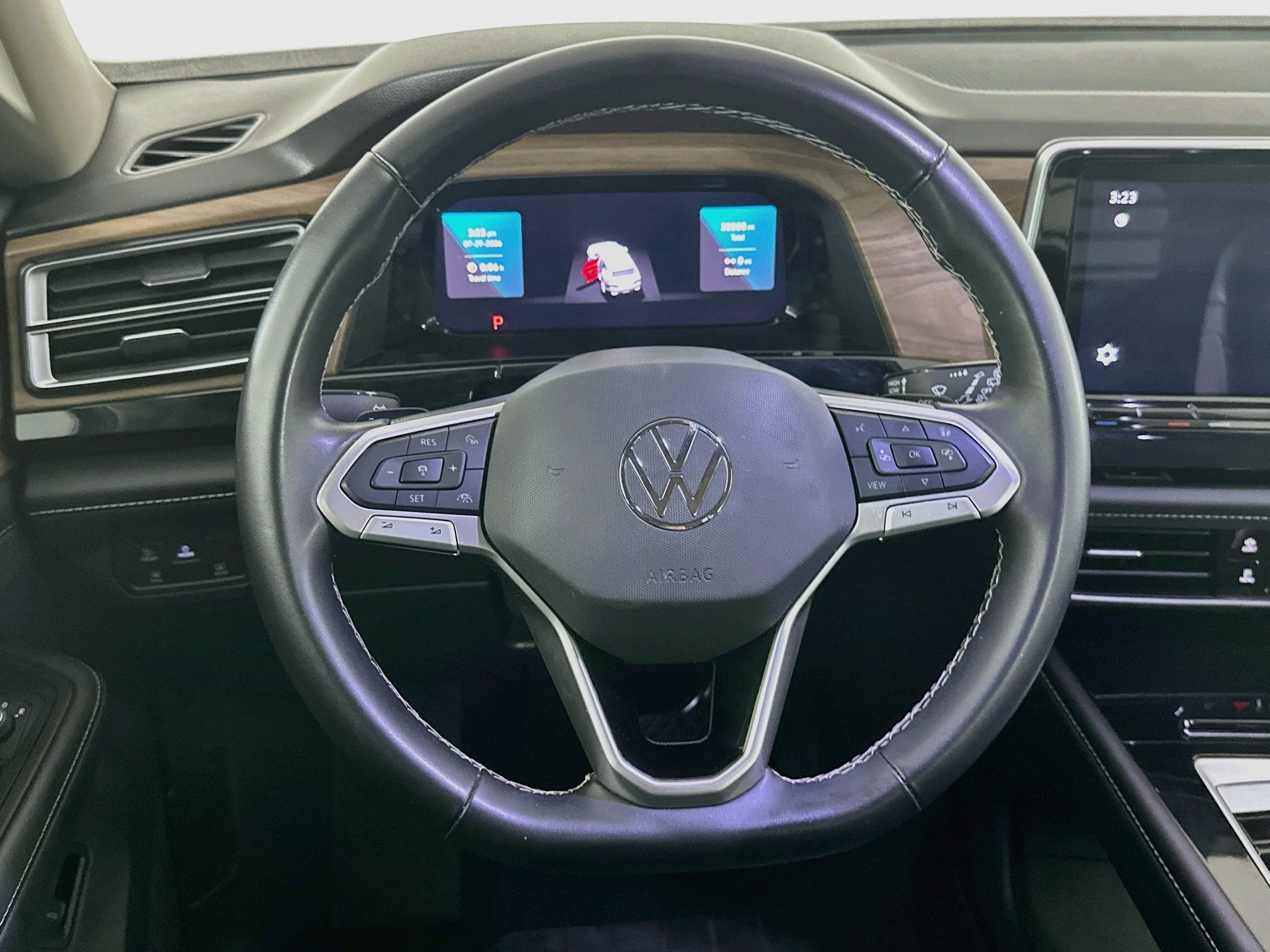 Used 2025 Volkswagen Atlas SE AWD/4WD image 18