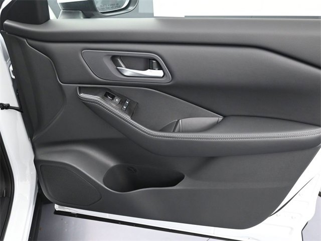 New 2026 Nissan Rogue SV image 32