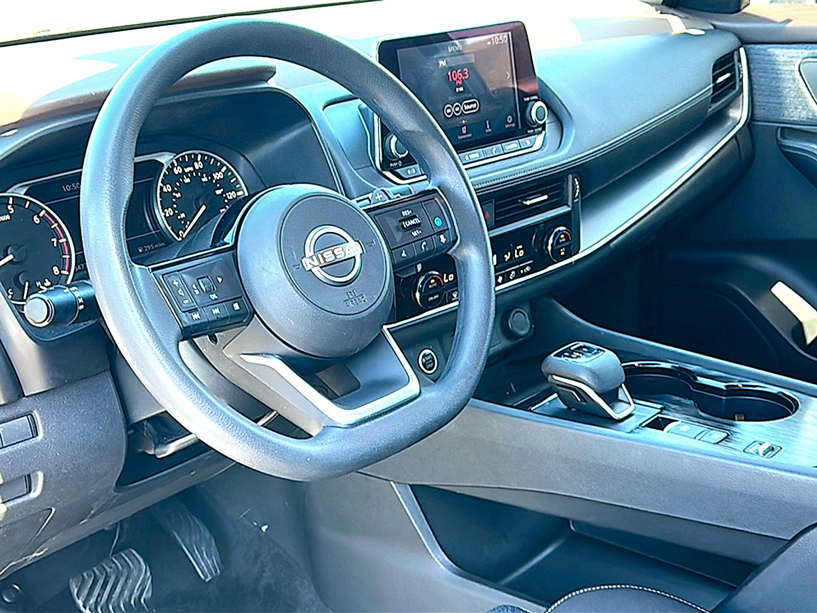 Used 2023 Nissan Rogue SV FWD image 12