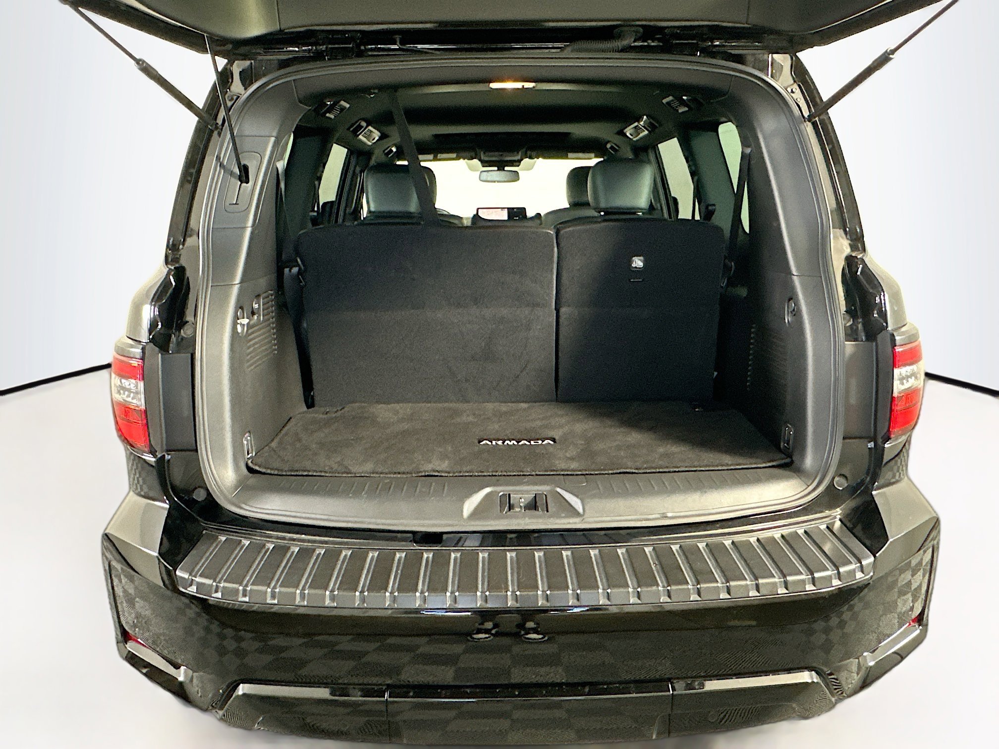 Used 2023 Nissan Armada SL w/ Midnight Edition Package image 32