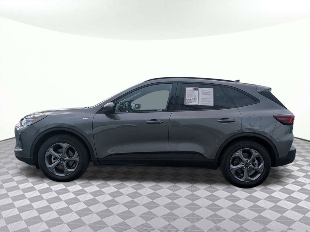 Used 2025 Ford Escape ST-Line FWD image 6