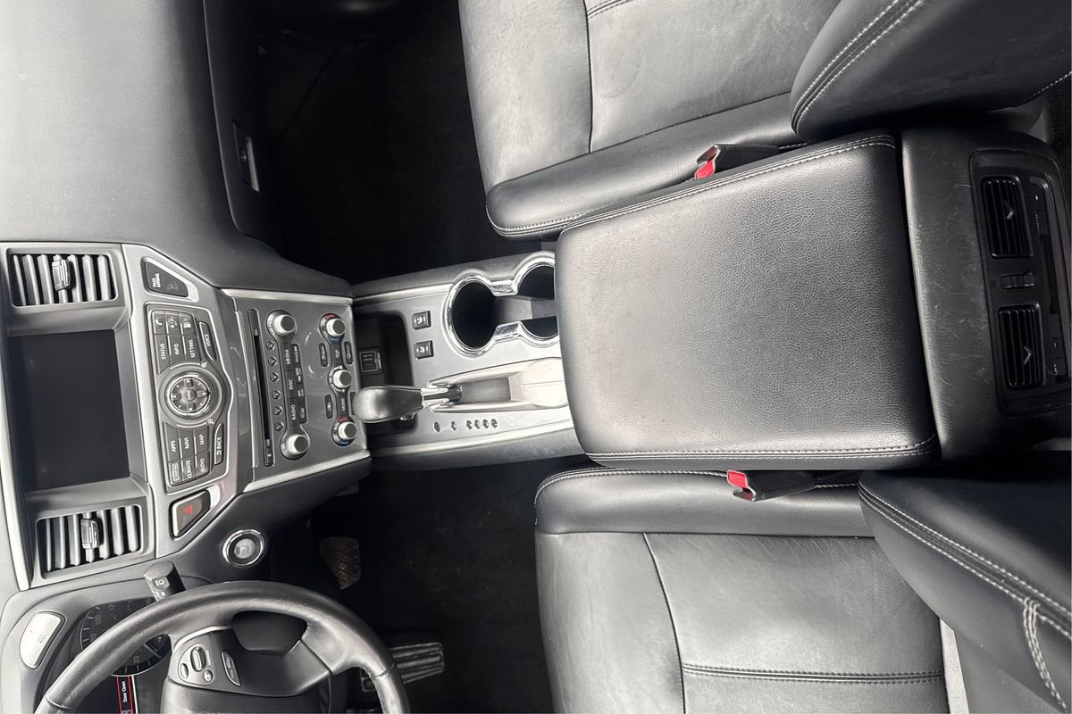 Used 2020 Nissan Pathfinder SL FWD image 14