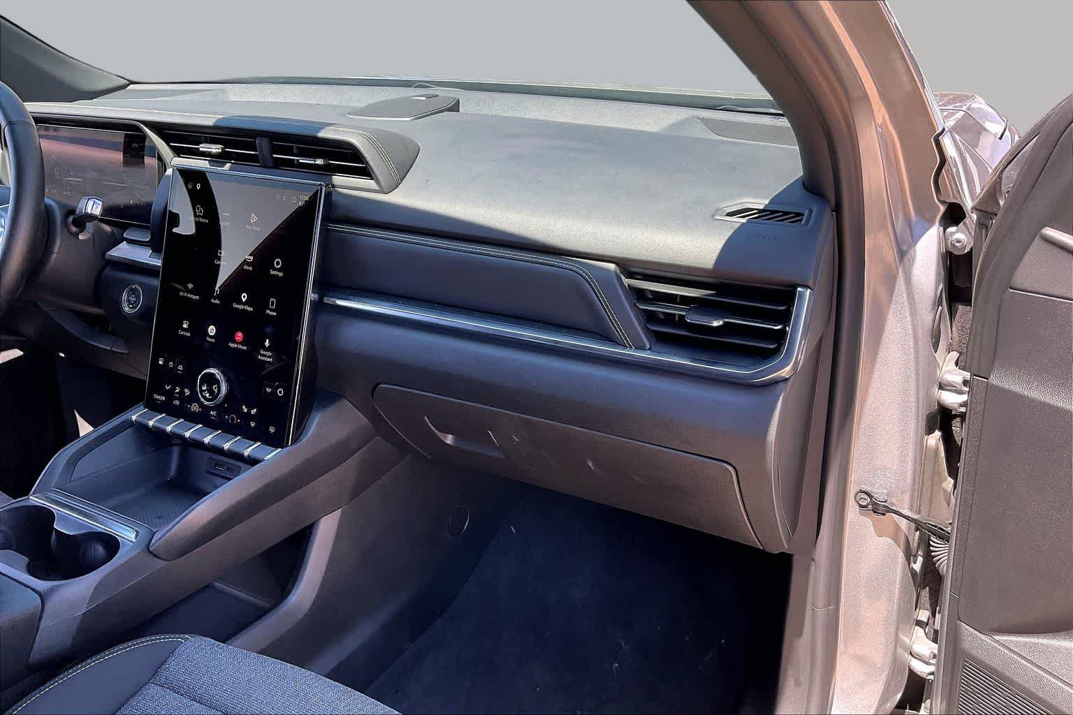 Used 2025 GMC Terrain Elevation AWD/4WD image 17
