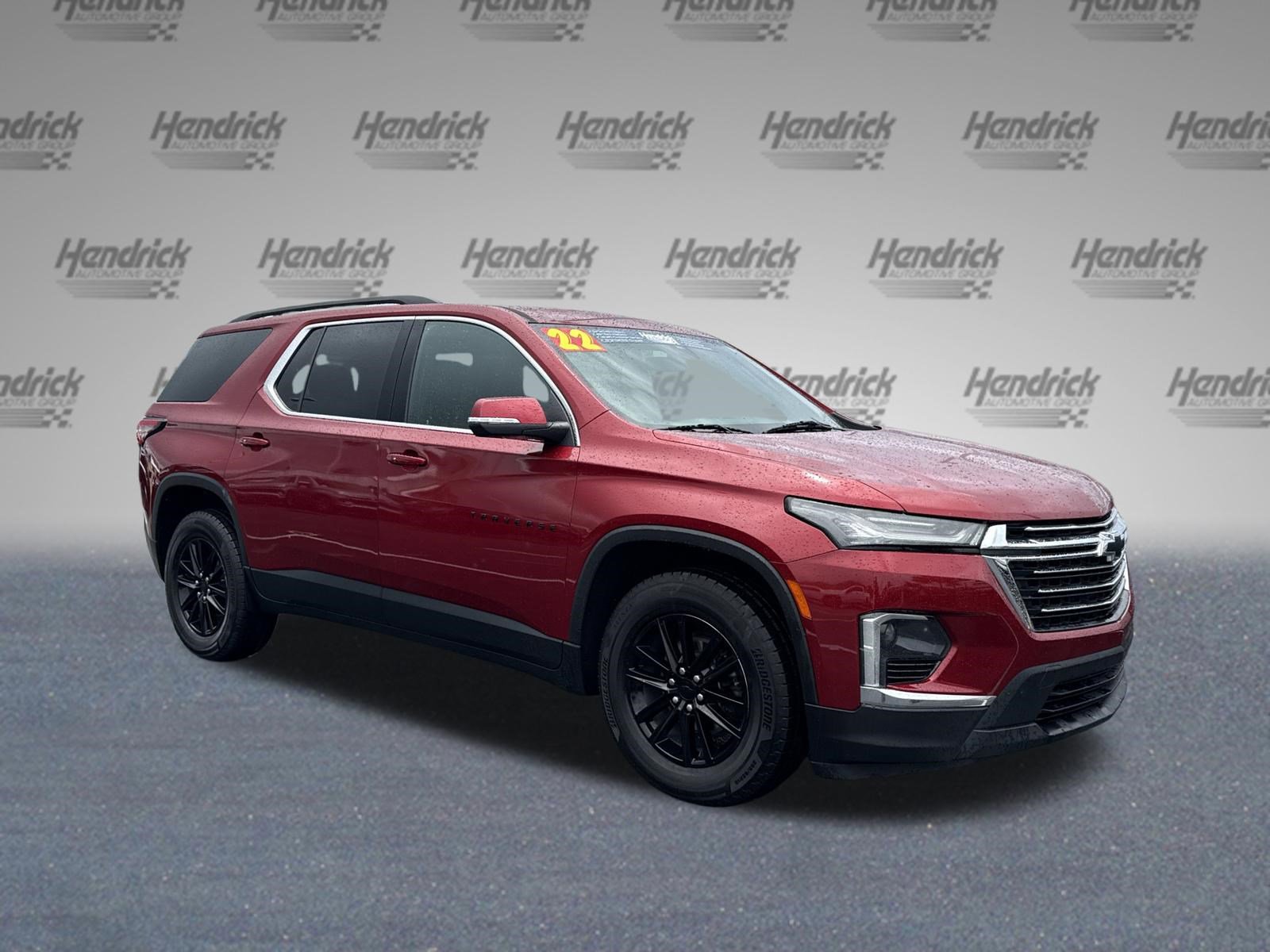 Used 2022 Chevrolet Traverse LT FWD image 2