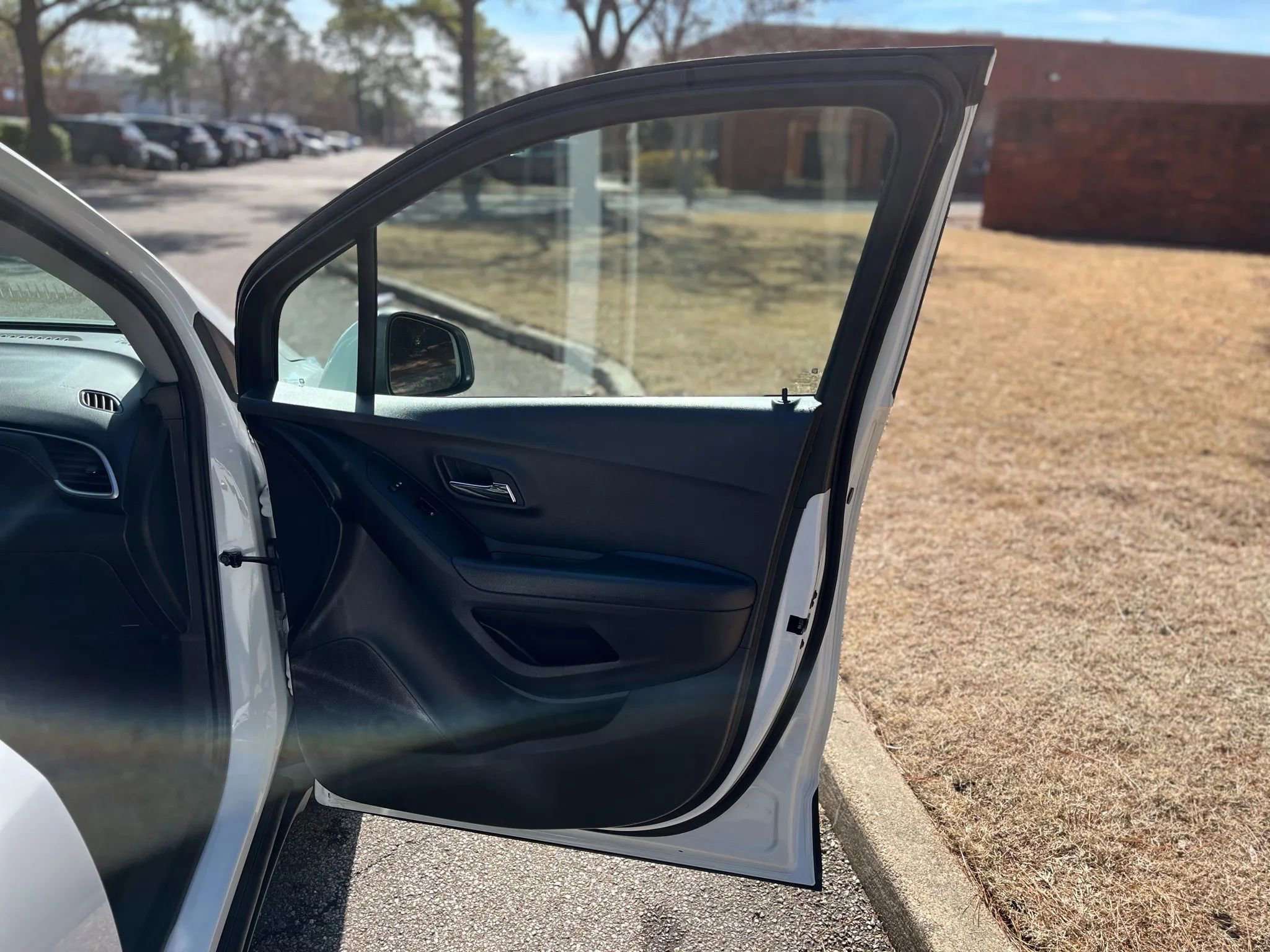 Used 2019 Chevrolet Trax LT w/ LT Convenience Package image 21