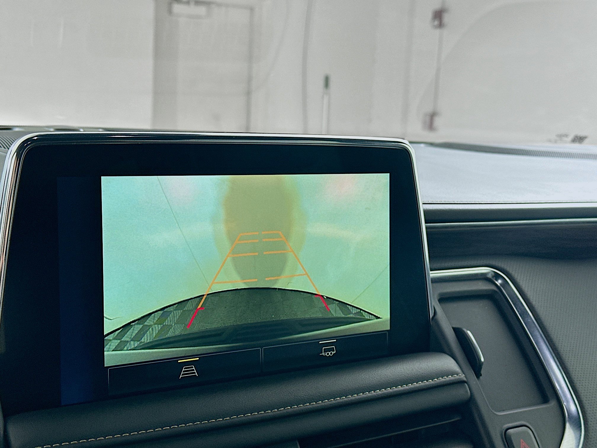 Used 2024 Chevrolet Suburban Premier image 23